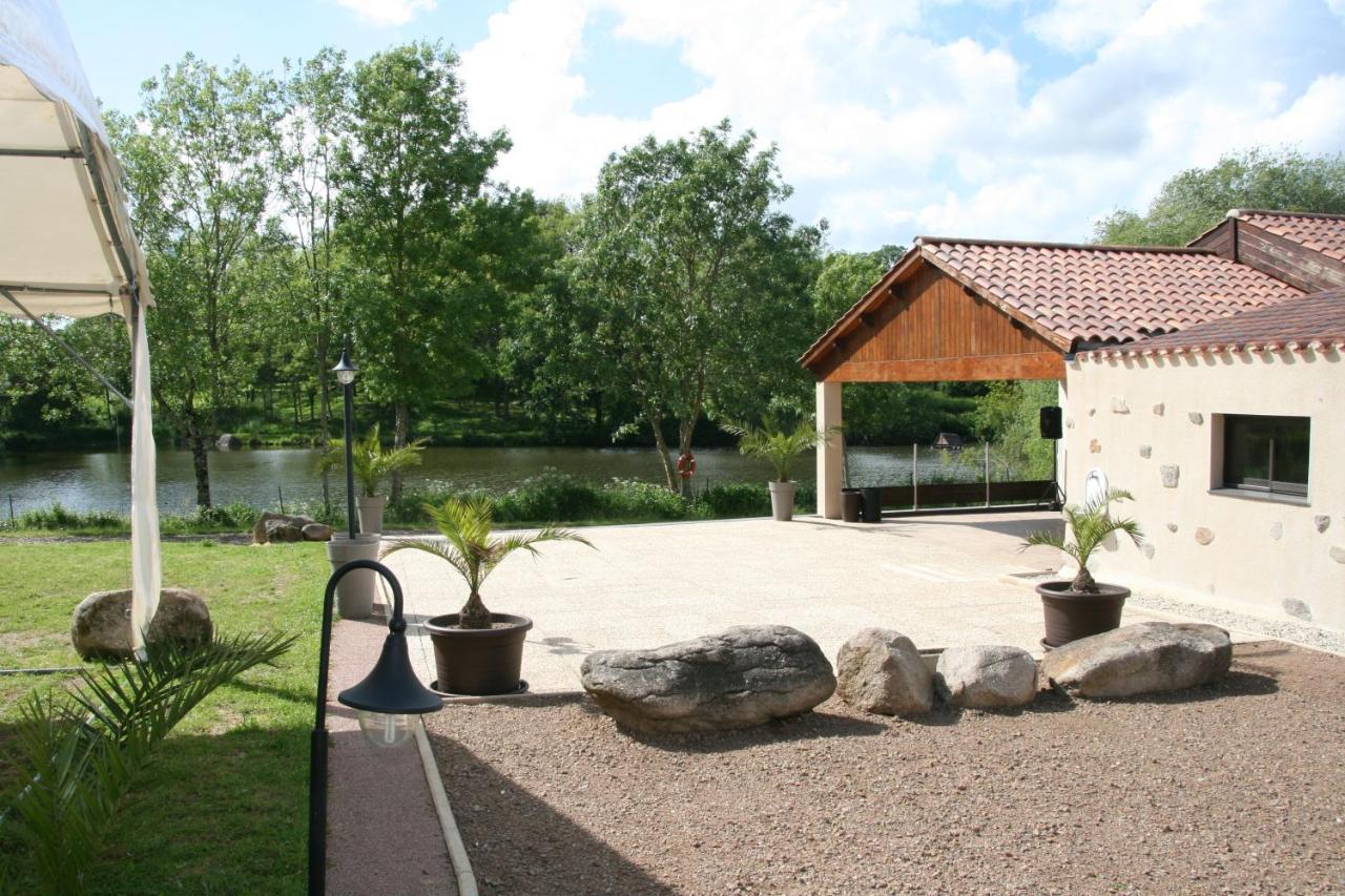 Hotel Logis De L'Aubonniere Chaille-sous-les-Ormeaux Exterior foto